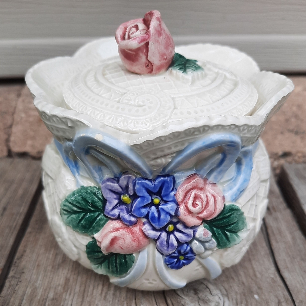 Vtg Fitz & Floyd Sugar Bowl Floral White Porcelain
